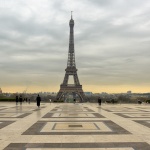 Франция моли гражданите да избягват пътуванията в чужбина това лято