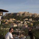 Гърция отваря ресторантите и кафенетата на 25 май