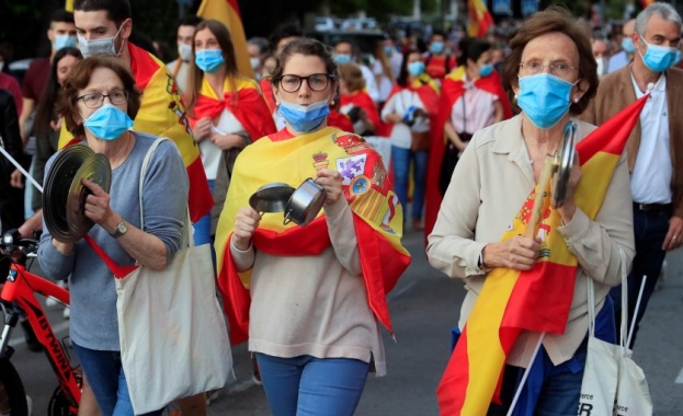 От Франция до Чили расте напрежението по света предизвикано