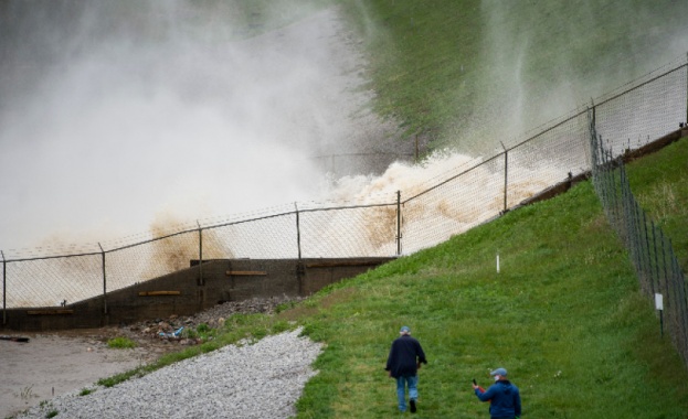 Около 10 000 души бяха евакуирани в американския щат Мичиган