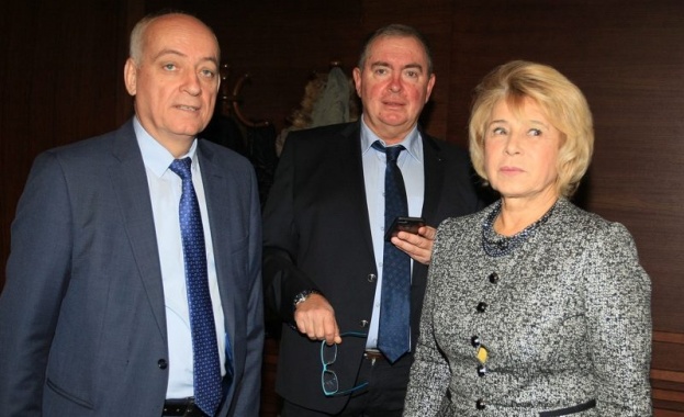 Доведеният син на Емилия Масларова Иво Масларов е поръчителят