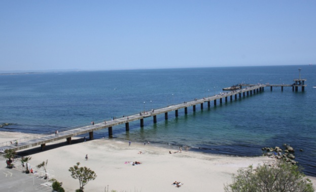 Оборудват моста в Бургас със спасителни съоръжения съобщава БНР Това