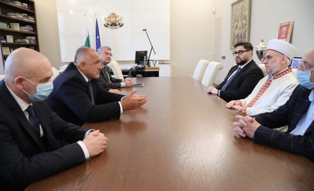 Байрамският намаз празничната колективна молитва на Рамазан Байрам ще