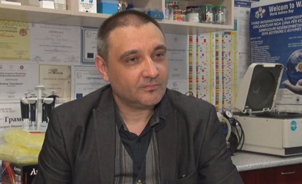 Доц. Чорбанов: Българската ваксина е готова, чака разрешение за експерименти