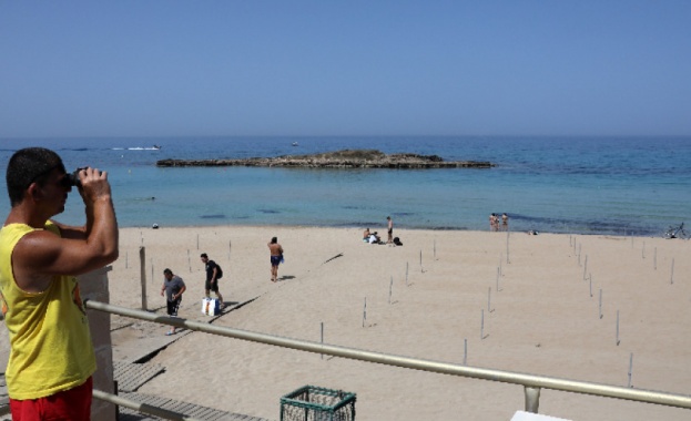 Днес в Кипър е дългоочакваното откриване на плажния сезон Това