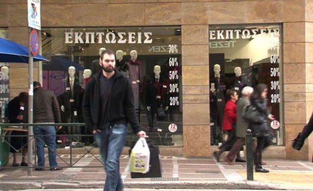 Близо 600 000 гърци ще загубят работата си до юли