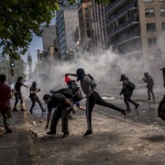 Пандемията започва да отключва социалния гняв в Латинска Америка