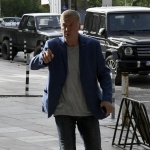 Наско Сираков представя членските карти на Левски в сряда 
