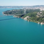  Водите на Босфора придобиха тюркоазен цвят (видео)	