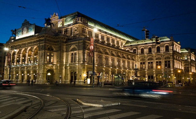 Виенският хотел Цайтгайст Zeitgeist превръща вътрешния си двор в оперна