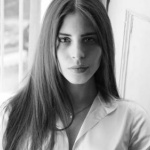 Внучката на Тодор Живков стяга сватба с италианец