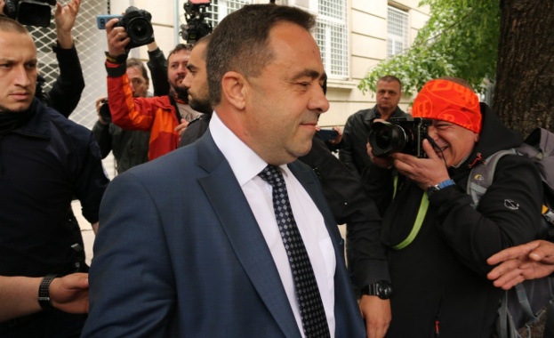 Шестима от обвинеямите за аферата с опасния боклук се изправят