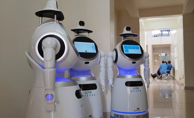 Учени ще обучават роботи да шият рани