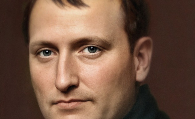 Интернет потребител използващ услугата Art Breeder пресъздаде лицето на известния