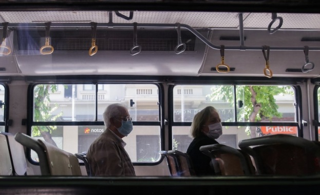 Транспортът в Атина и Солун става по евтин от понеделник с