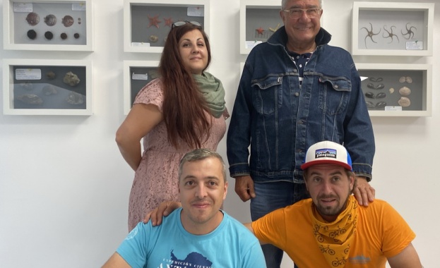 Уникална изложба разказва историята на Ледения континент