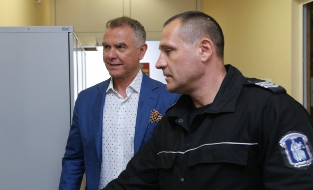 Специализираният наказателен съд остави в ареста зам министъра на екологията Красимир