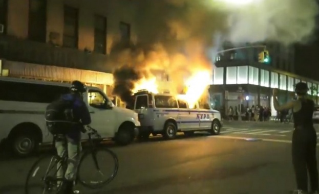 Кметът на Ню Йорк Бил де Блазио въведе комендантски час