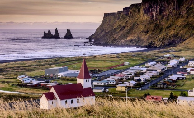 Чуждестранните туристи в Исландия ще избират задължително от 15 юни