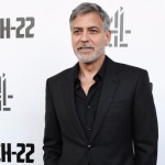 Заобикаляй се само с хора