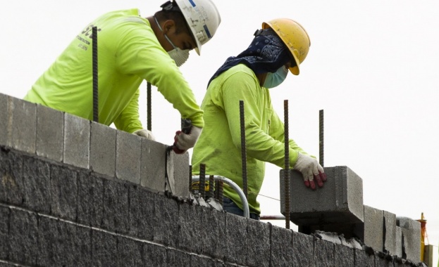 Британското правителство включи строителите в списъка на така наречените търсени