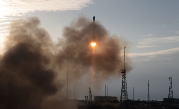 Американската компания SpaceX изведе в орбита поредната група от 60