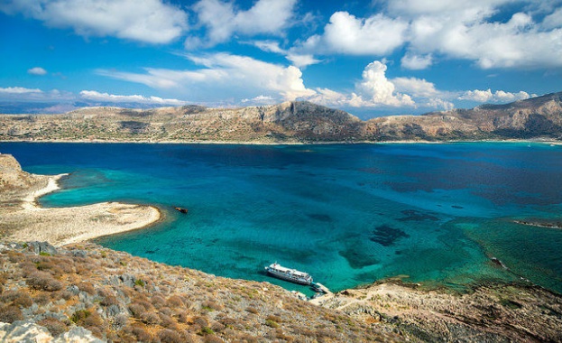 Взрив е избухнал на кораба Blue Star Horizon който се