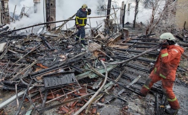 Шест къщи и шест селскостопански постройки изгоряха във велинградското село