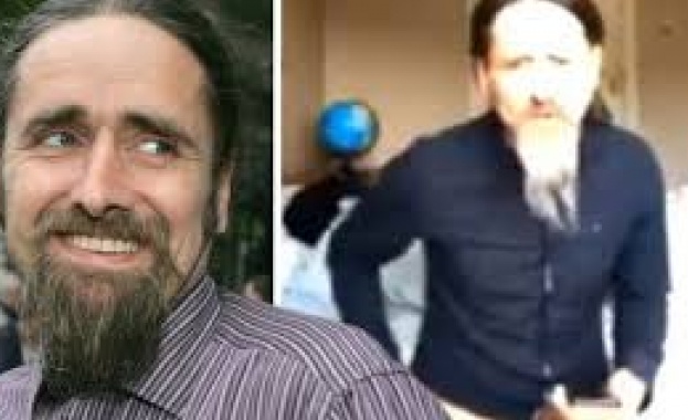 Ирландски евродепутат се появи на конферентна връзка по шорти (Видео)