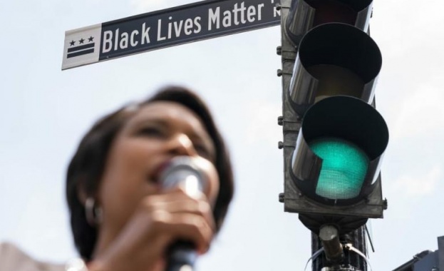 Кръстиха площада пред Белия дом Black Lives Matter