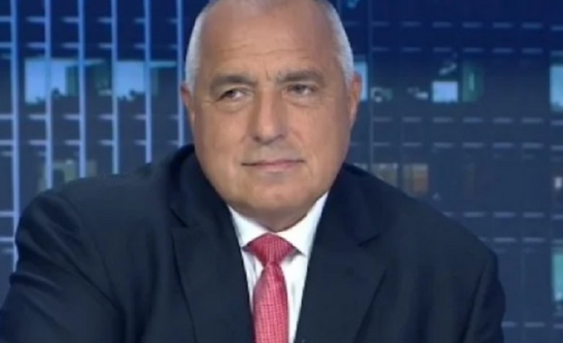 Четириетажната постройка на плажа Алепу която засега строителният контрол вижда