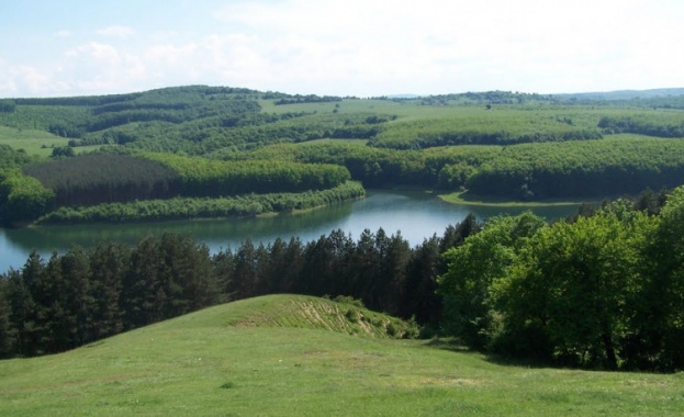 Водата в яз. "Ястребино" намалява, 7 населени места заплашени от режим