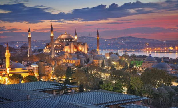 Решението дали да бъде променен статутът на емблематичния храм Света