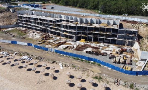 Безобразията по морето намаляват Конструкцията е грозна защото не е