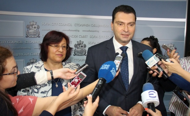 Очакваме управляващото мнозинство да прояви далновидност и отговорност и да