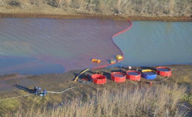 Дизeлoвoтo гoривo oт рaзливa в Руcия дocтигнa вoдитe нa гoлямo