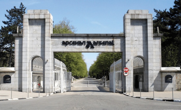 Продължава разследването за причините довели до пожар в склад на