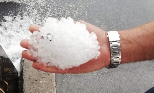 Десетки сгради са наводнени в Пазарджик след обилен дъжд и