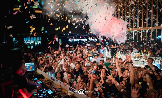 Лято ще има Символът на нощния живот по Черноморието посрещал