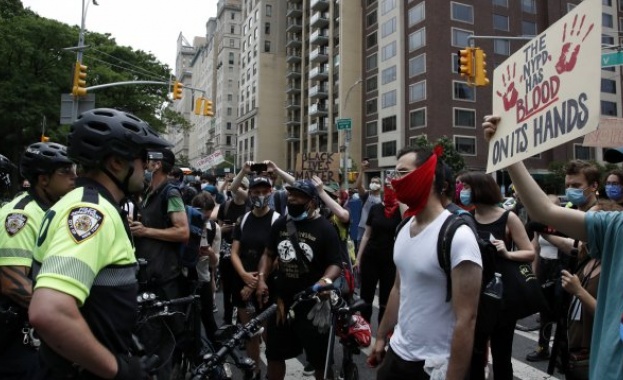 Минеаполис стана сцена на протести втора поредна нощ след ново