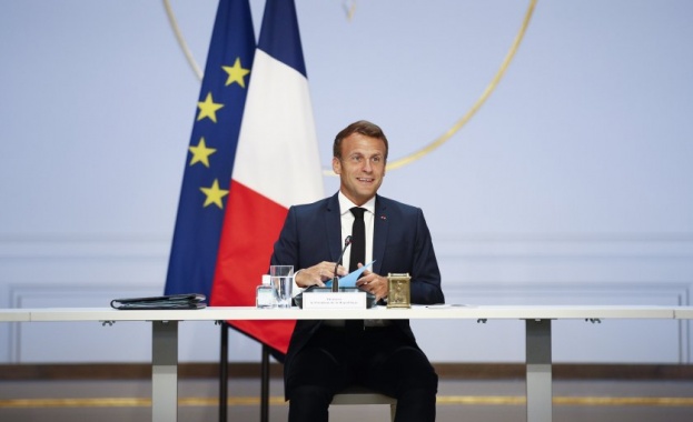 Френският президент Еманюел Макрон не планира да подава оставка и