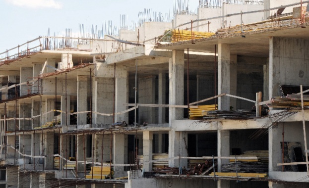 В Бургас пред сградата на Регионалната дирекция за национален строителен