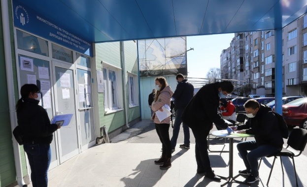 От понеделник Агенцията по заетостта възобновява предоставянето на услуги чрез