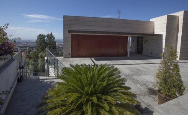 За 2 950 000 евро се продава къщата от скандала