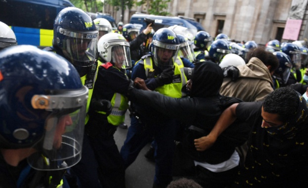 Над 100 ареста в Лондон по време на съботните протести 