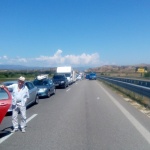 След края на ограниченията: Километрични опашки на влизане в Гърция