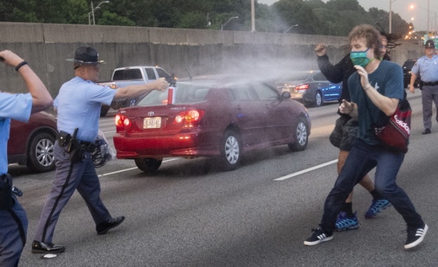 Райшард Брукс е бил прострелян два пъти в гърба съобщи