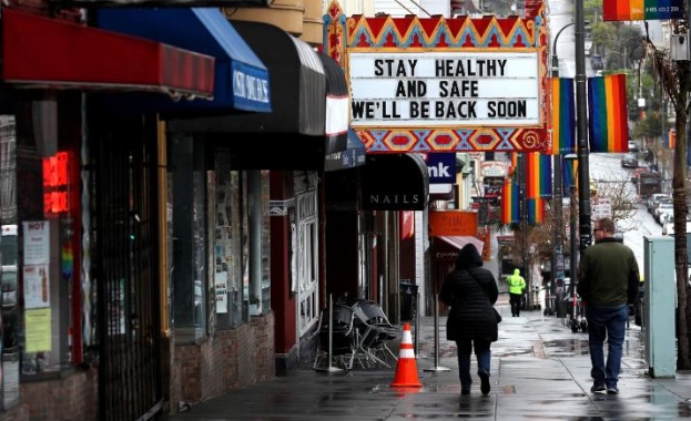 Магазините в Англия които предлагат стоки не от първа необходимост