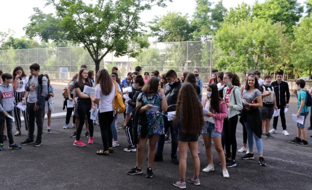 Предсрочно днес излязоха резултатите от тестовете по български език и