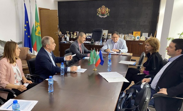 Управителите на ЕНЕРГО ПРО Варна Ангел Ангелов Анжела Тонева и Георги